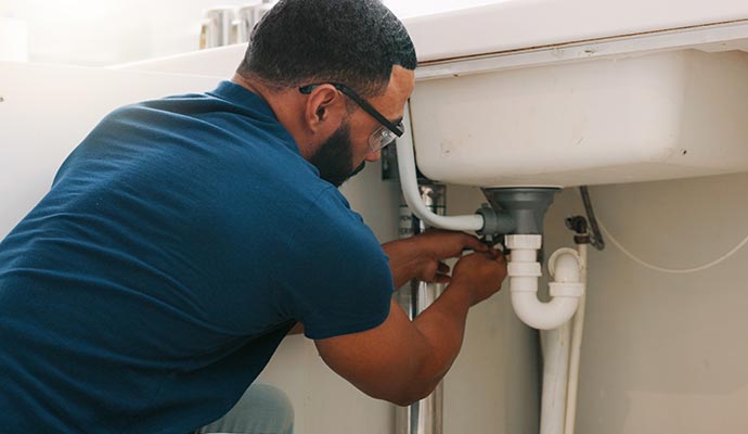 Professional sink repairing service